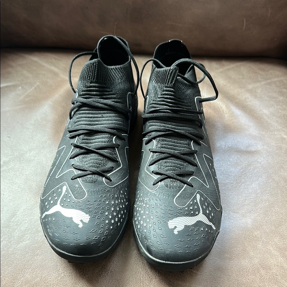 Puma Men's Black Soccer Shoes